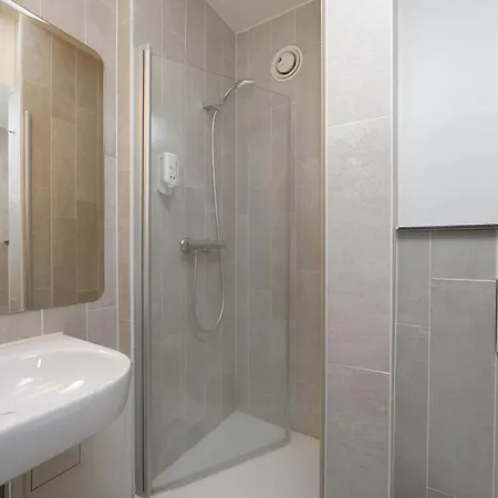 Berlin-süd Genshagen 3*